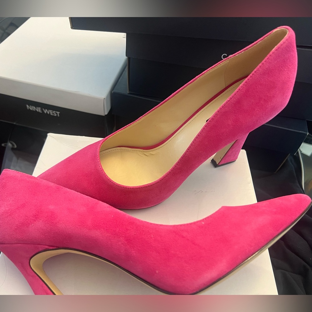 PINKKK New in the box size 12 pumps